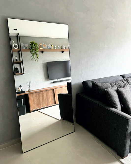 Miroir pleine longueur de luxe - Cadre en aluminium et design minimaliste